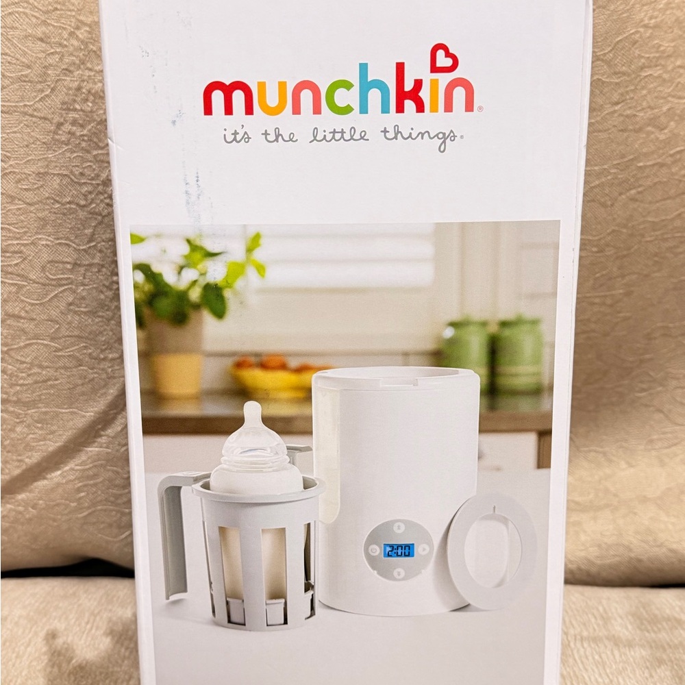 Munchkin White Bottle Warmer with Digital Display BrandNew